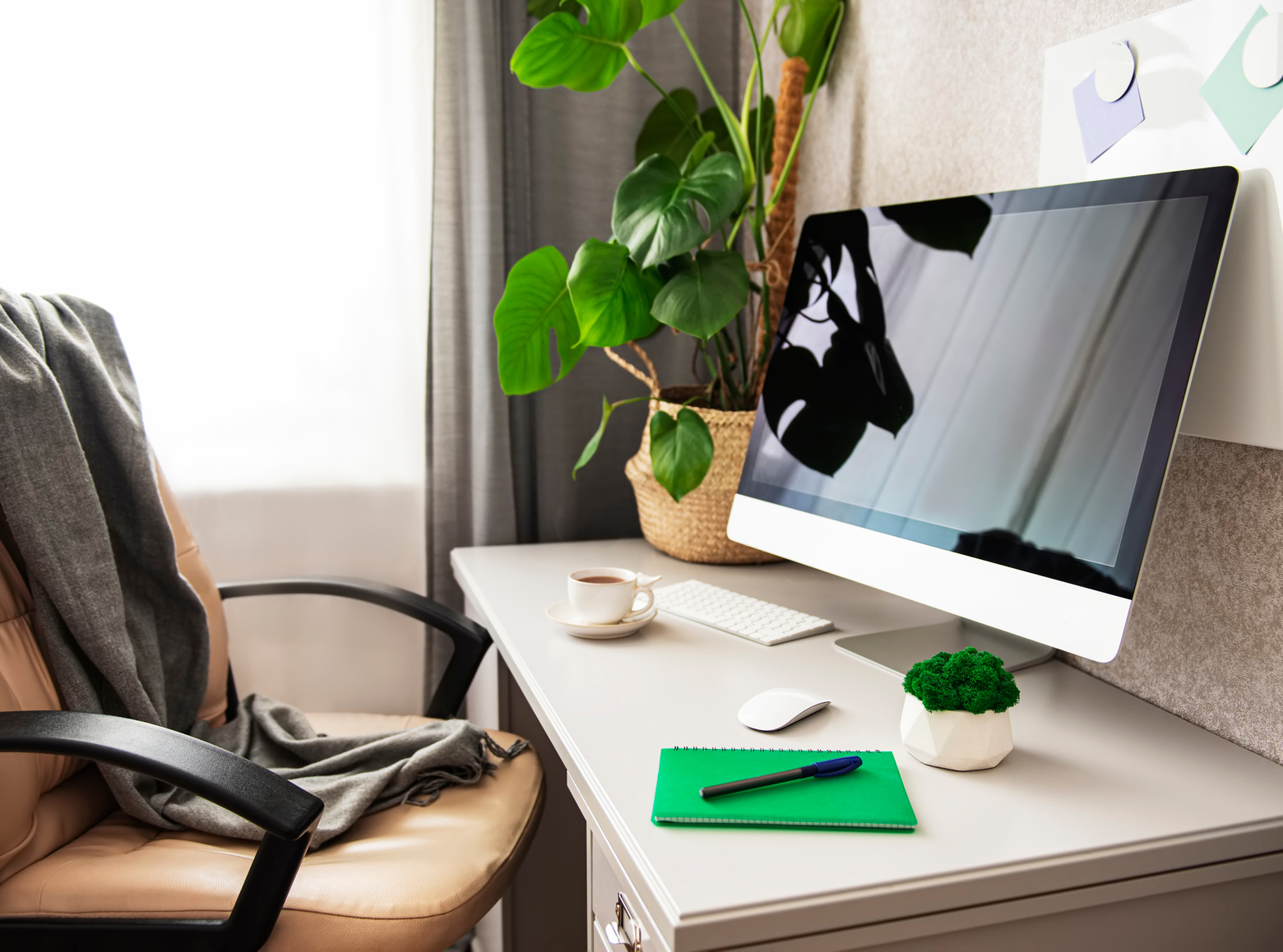 Home Office Desk Set Up